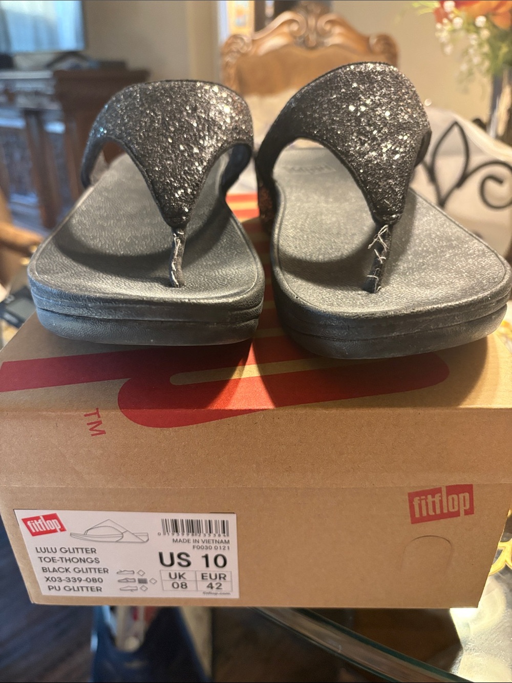 Fitflop Lulu Glitter Black Toe-Thong Sandals